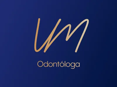 Dra. Valeria Mejía trabajando