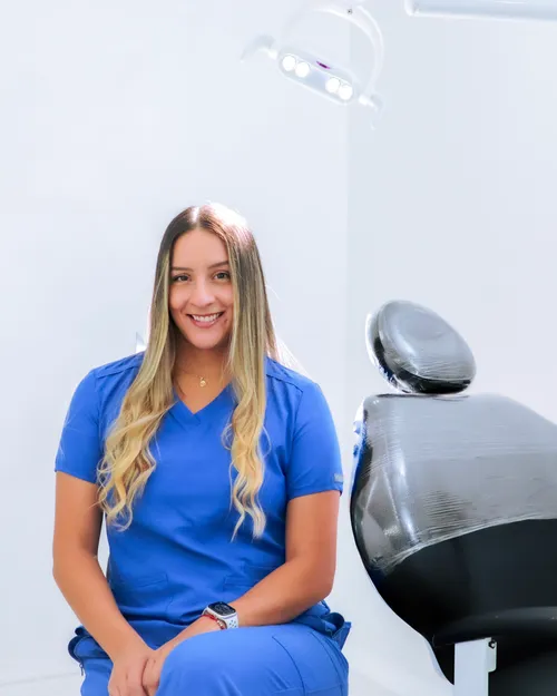 Dra. Valeria Mejía - Odontóloga